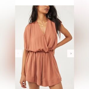 Free People Bea Romper Peach Bark Women's Size Small Play Suit Silky Satin